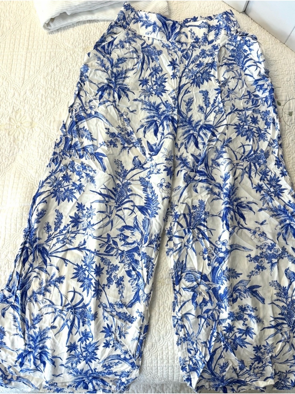 H&M White Pants with Blue Botanical Print